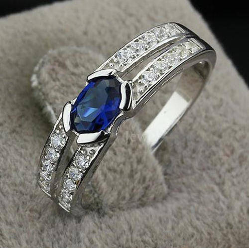 ***BEAUTIFUL! BLUE CRYSTAL & CZ 925 STERLING SILVER RING***SIZE 6