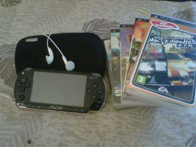 SONY PSP Console - Excellent Condition + Pouch + earphones + 5 Games