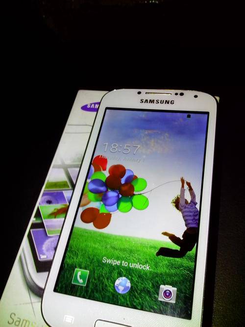Samsung Galaxy S4 smartphone-Generic/Clone Android handset.