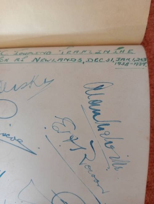 SA cricket 11,2nd test Newlands,1938/9, Vs MCC,9 original autographs