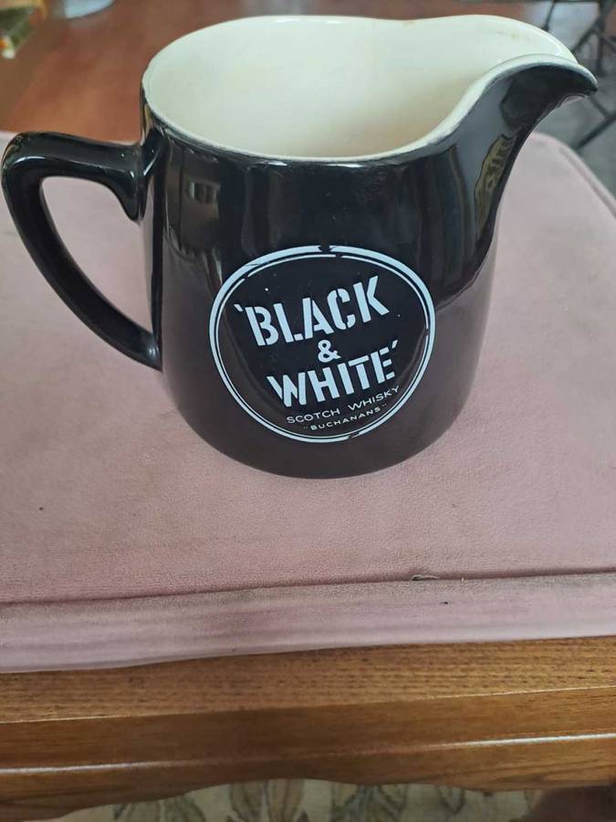 3 x Wade Pottery Jugs, Dunhill, Black & White Buchanan and White Horse