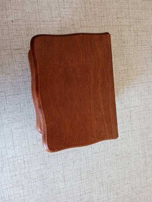 Stunning wooden ring jewelery box