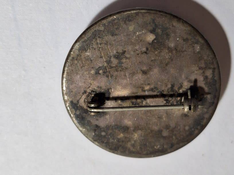 Stunning brooch