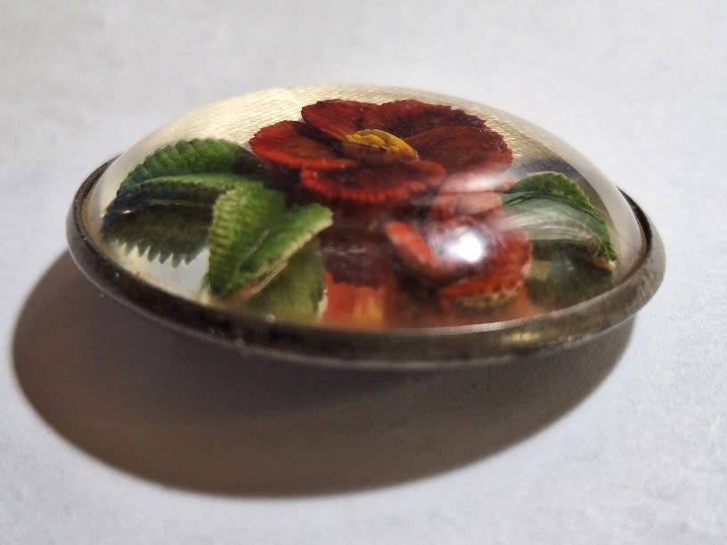 Stunning brooch