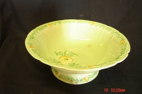 STUNNING FOOTED CARLTON WARE FRUIT BOWL