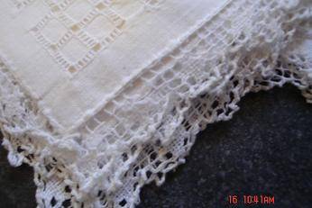 5 VINTAGE TEA NAPKINS