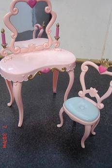 LOVELY DOLLS DRESSING TABLE AND CHAIR