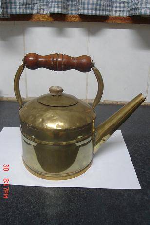 STUNNING BRASS KETTLE