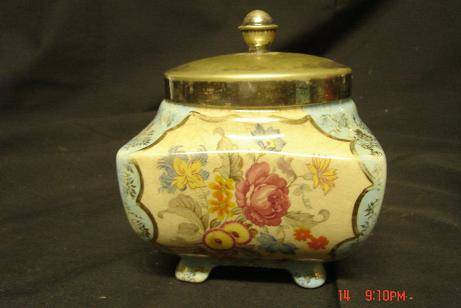 STUNNING SUGAR BOWL BY LANCASTER AND SANDLAND, YEOMAN PLATE LID