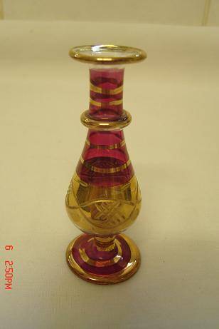 STUNNING LITTLE DECORATIVE VASE