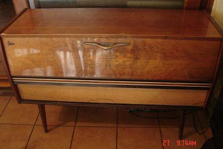 OLD PHILIPS RADIOGRAM