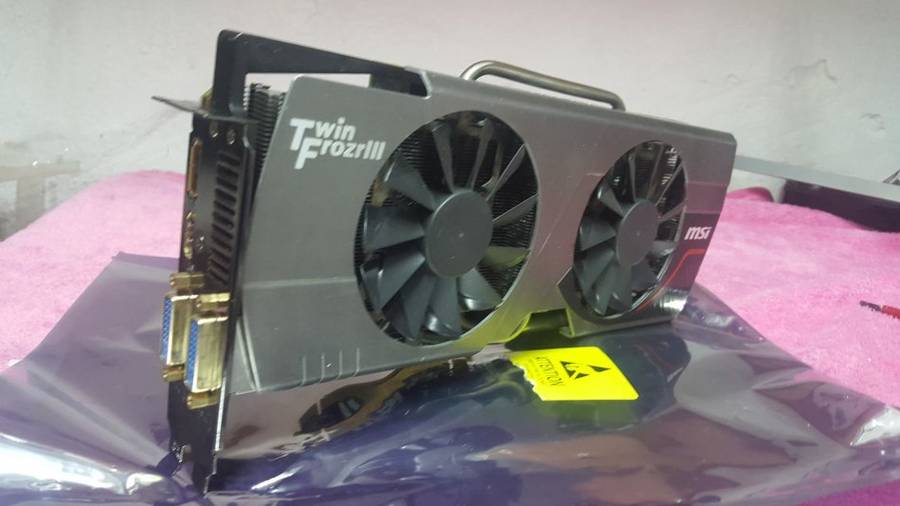 MASSIVE MSI GTX580 LIGHTNING Edition Gaming Graphics Card