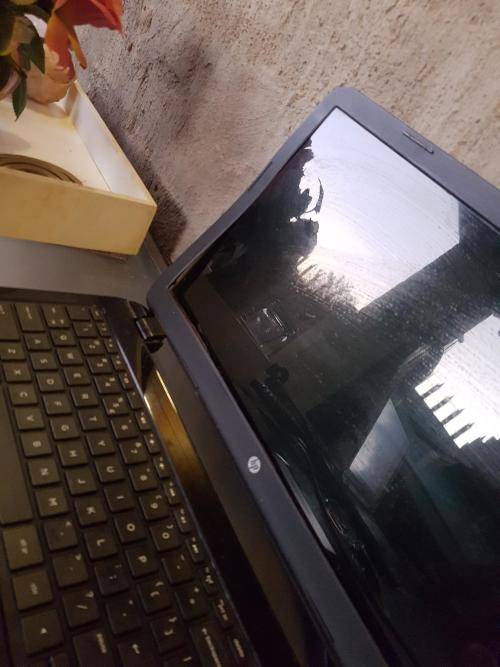 PLEASE READ - HP15 Laptop - 500GB HDD, Win 8, 2GB Memory