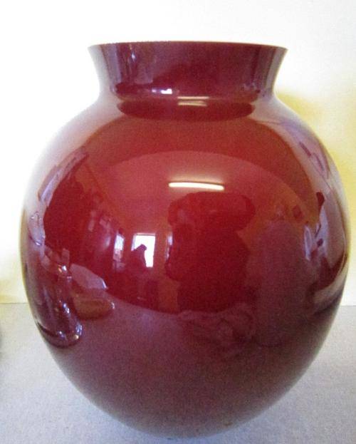 Bulgerian glass vase