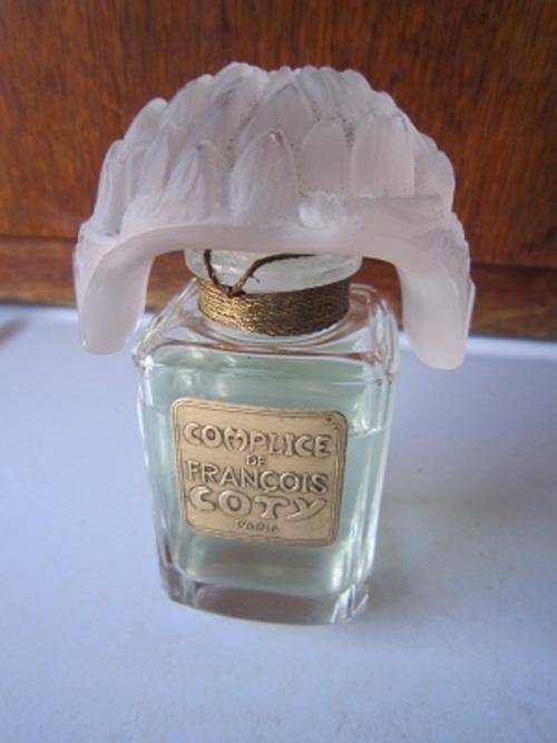COTY COMPLICE DE FRANCOIS (RENE LALIQUE I THINK) FACTICE PERFUME BOTTLE  ITEM NO 154