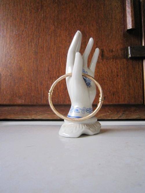 GOLD TWISTED STRAND BRACELET 8CT WITH CLASP  ITEM NO 171