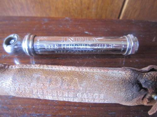 VINTAGE INDIA TYRE PRESSURE GAUGE BALLOON MODEL  ITEM NO 648