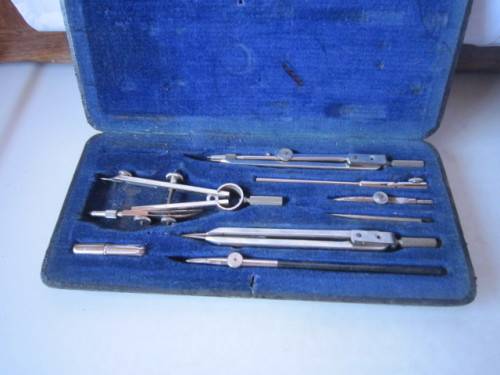 VINTAGE BOXED DRAWING SET
