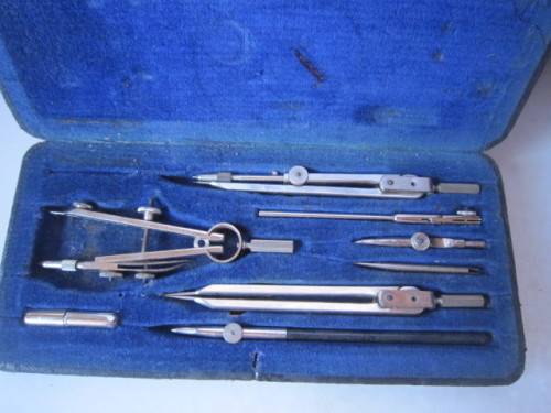 VINTAGE BOXED DRAWING SET