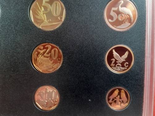 Extremely Beautifull 2001 RSA Proof Set. Only 3 678 Produced. CAT Value R650