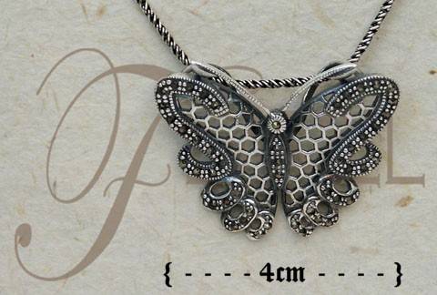 STERLING SILVER BUTTERFLY PENDANT WITH MARQUISATE
