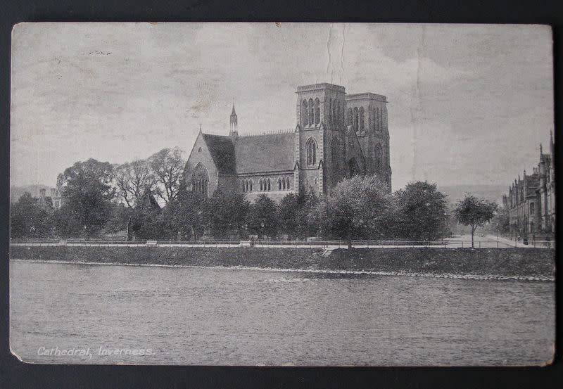 Davidson Vintage POSTCARD - Cathedral, Inverness