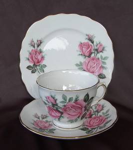 ROYAL VALE Pink Rose Trio