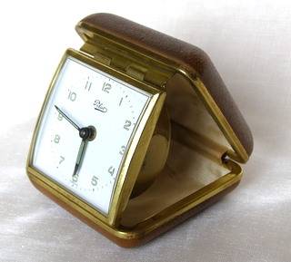 Fold-Up Travelling CLOCK