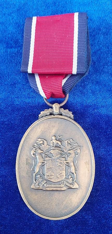 - John Chard Medal (Full Size) with SA Army Emblem (Nr 14008)-