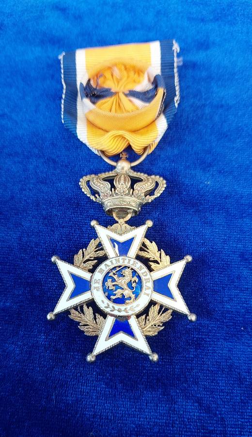 - Scarce Netherlands Order of the Orange Nassau, Officer -