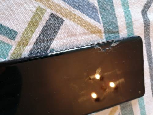 Samsung Galaxy S10 - damaged screen