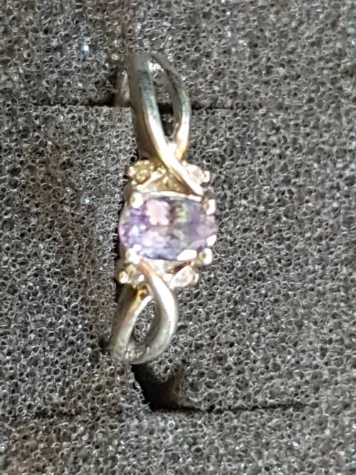 9ct gold with Tanzanite and diamond ring