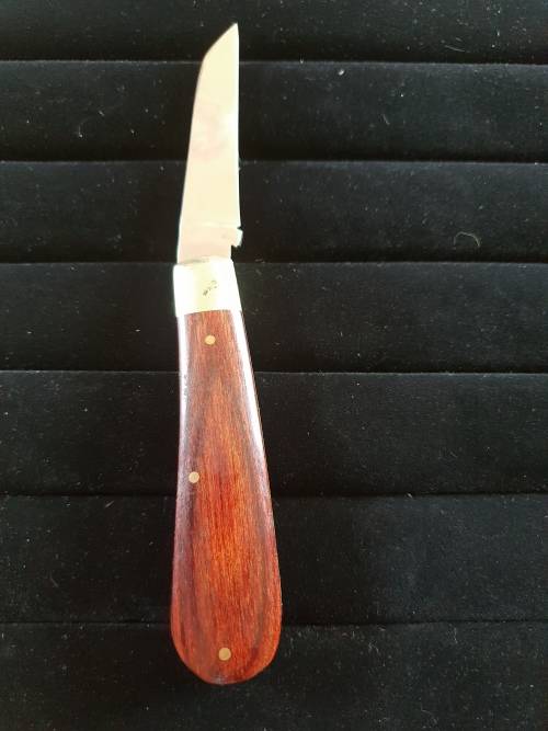 Collectable Joseph Rodgers pocket knife with laminated Rosewood handle