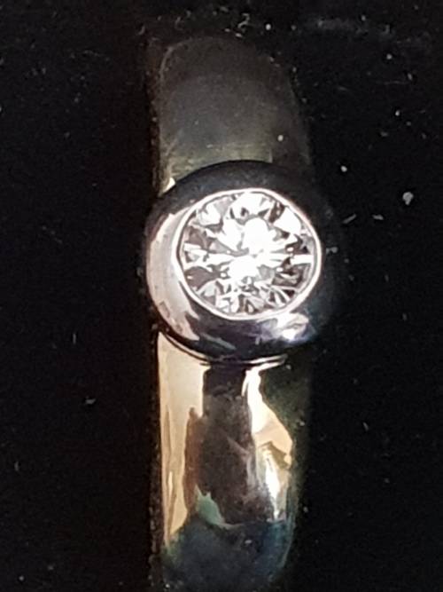 18ct yellow and white gold tube set  solitaire 0.34 carat diamond ring