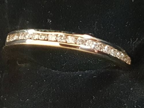 11 Real Diamonds set in 9ct gold Eternity Channel set Ring