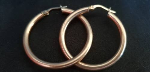 9ct gold made in Italy hoop earings