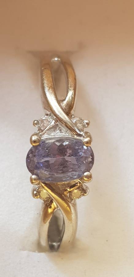 9ct gold with Tanzanite and diamond ring