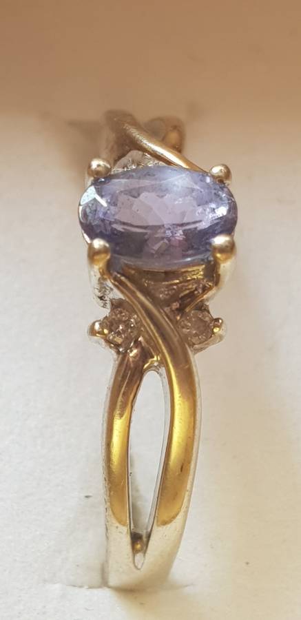 9ct gold with Tanzanite and diamond ring