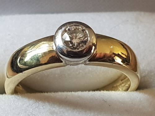 18ct yellow and white gold tube set  solitaire 0.34 carat diamond ring