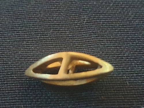 18ct Yellow Gold Pendant with .10 carat Diamond