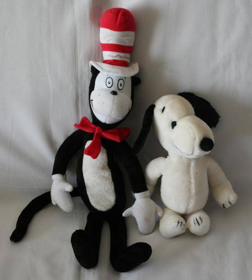 CAT IN THE HAT & SNOOPY STUFFED CHARACTERS - 1 LOT