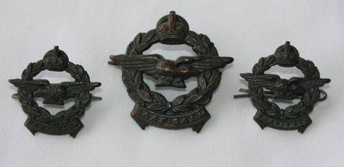 SAAF -- SA AIRFORCE --  WW2 CAP & TUNIC COLLAR BADGES SET