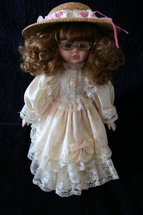 MISS SCHOOLTEACHER-- PORCELAIN DOLL-- 42CM TALL-- BEAUTIFUL