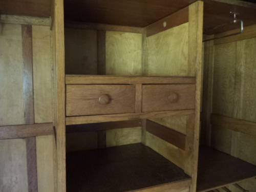 BEAUTIUL OAK WARDROPE / CUPBOARD