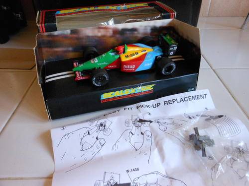 SCALEXTRIC BENNETON F1---NEW