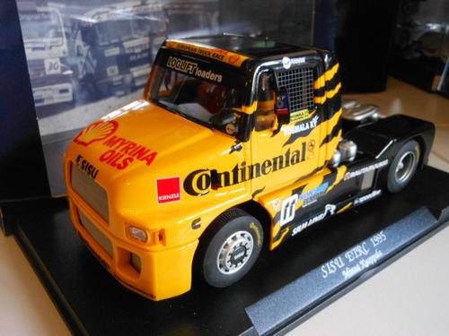 FLY--TRUCK--LIKE NEW.