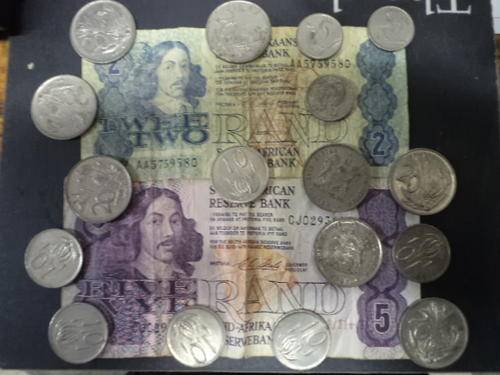 # R.S.A 2nd decimal set of coins and banknotes  # 1 bid takes all