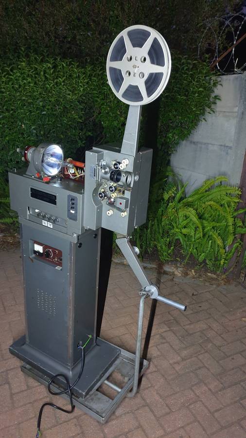 Eiki Xenon Vintage 16mm Cinema Movie Projector (EX-5000)