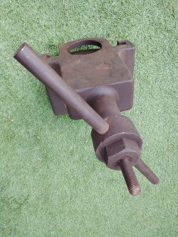 Vintage Heavy Duty Pipe Vice