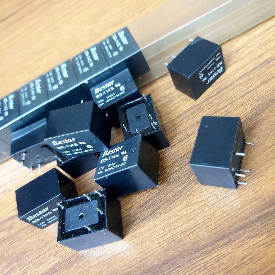 Bester (BS-114S)  5-Pin Relay Module .  10A, 120VAC/24VDC  BID PER PIECE, Not per whole tube!!!